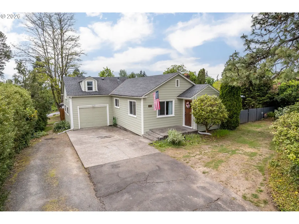 3403 Columbia Heights Rd, Longview, WA 98632 - #1
