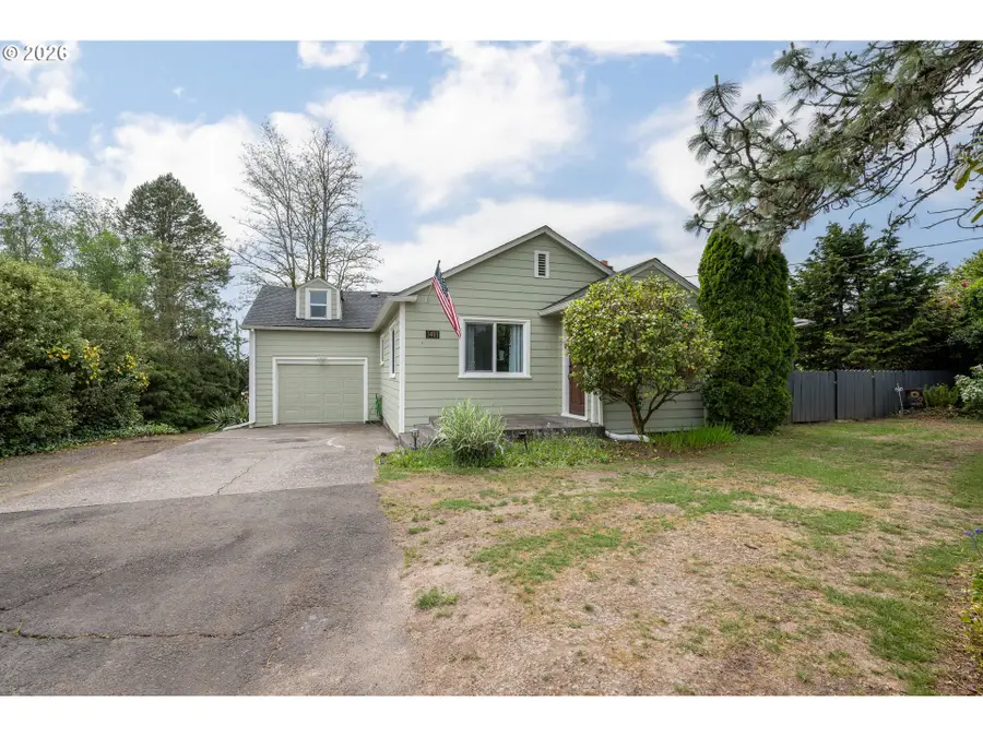 3403 Columbia Heights Rd, Longview, WA 98632 - #3