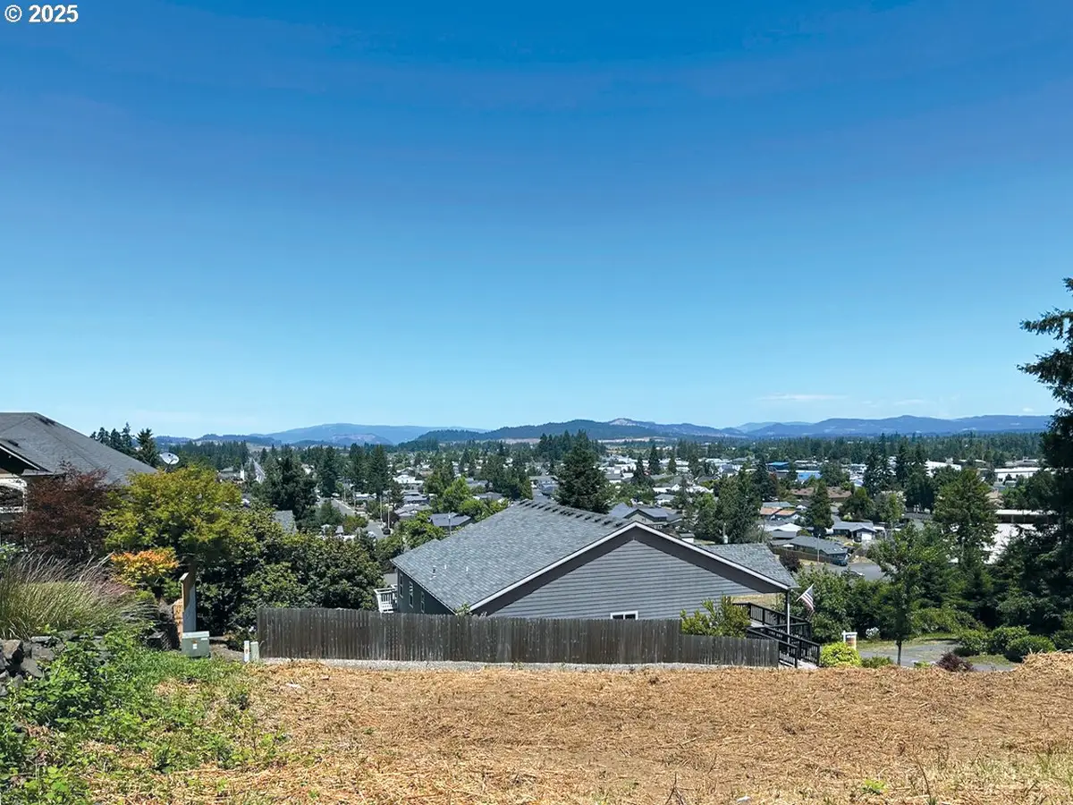 755 Holbrook, Creswell, OR 97426 - #1