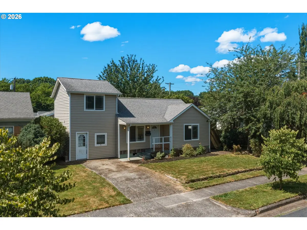571 24th Ave, Longview, WA 98632 - #1