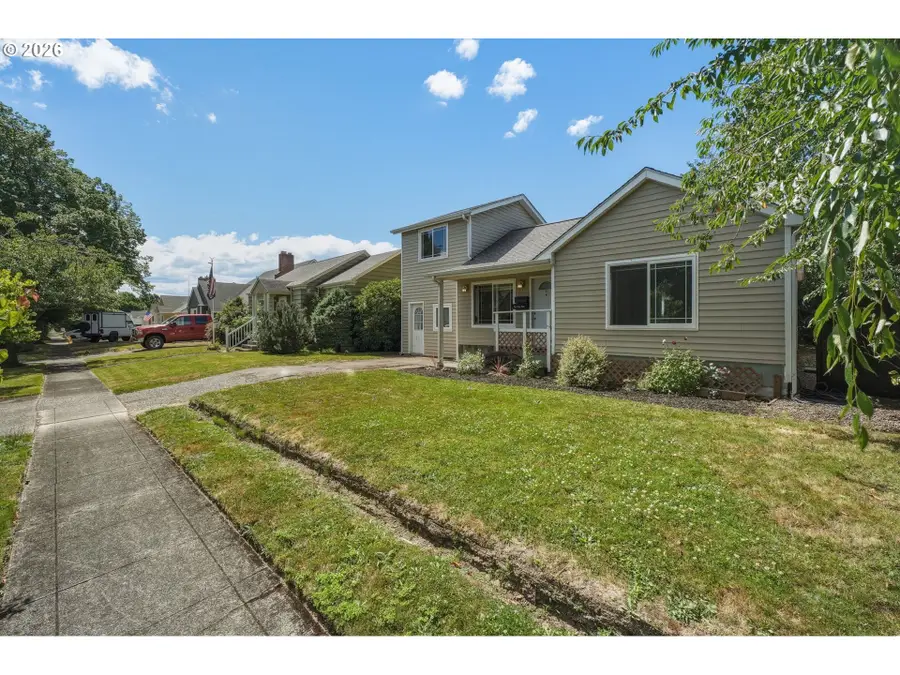 571 24th Ave, Longview, WA 98632 - #2