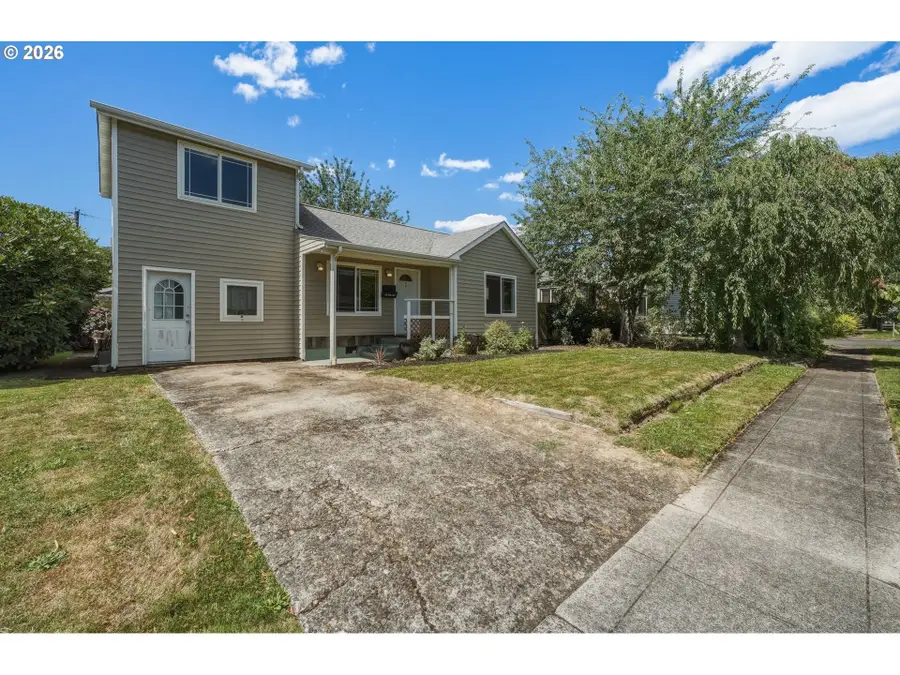 571 24th Ave, Longview, WA 98632 - #3