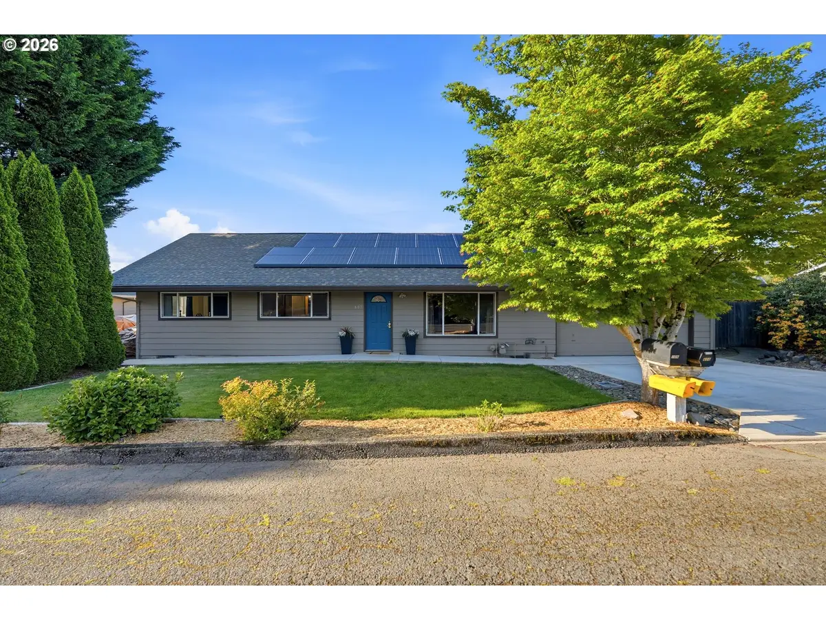 609 E Sunset Ct, Newberg, OR 97132 - #1