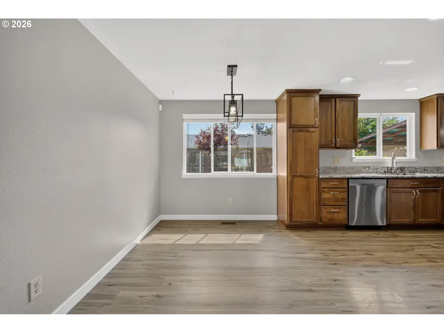 2051 Lafayette St, Albany, OR 97322 - #2
