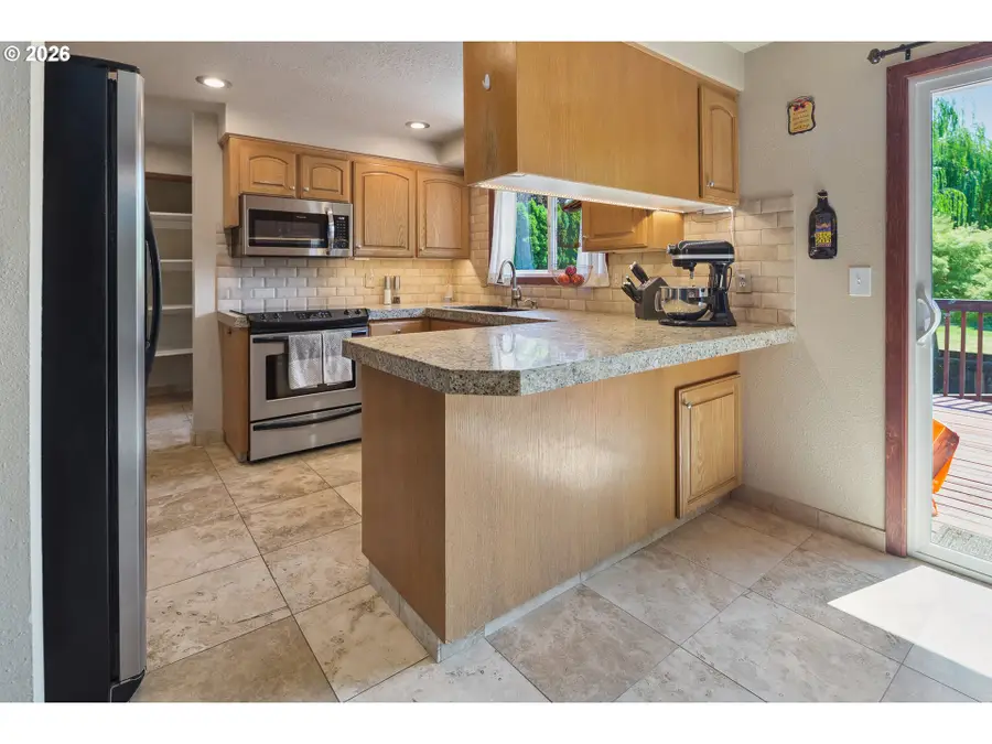 8870 SE Spencer Dr, Northwest Clackamas, OR 97086 - Image #3