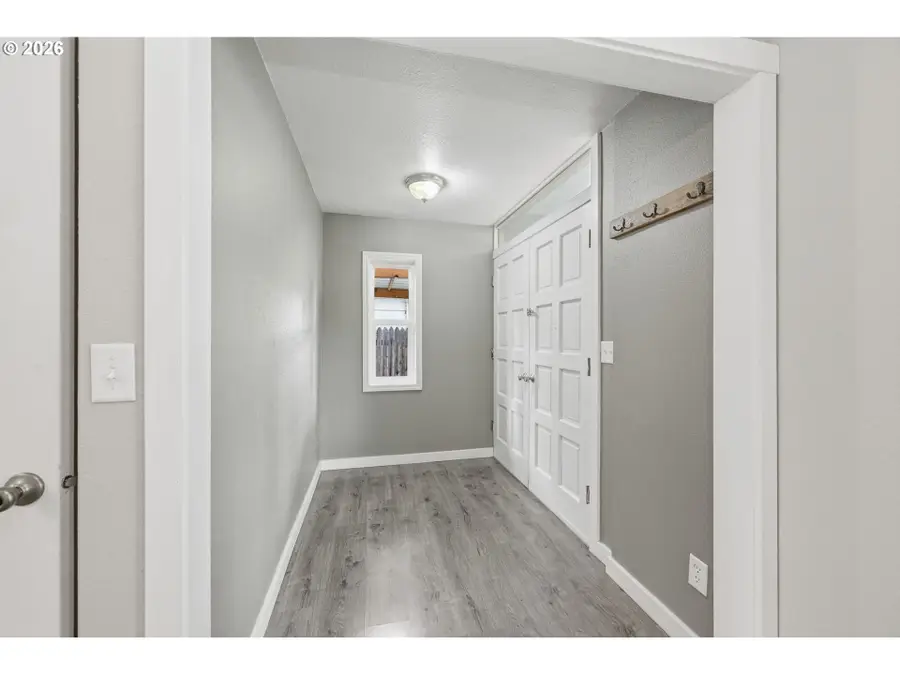 845 25th Pl, Springfield, OR 97477 - #3