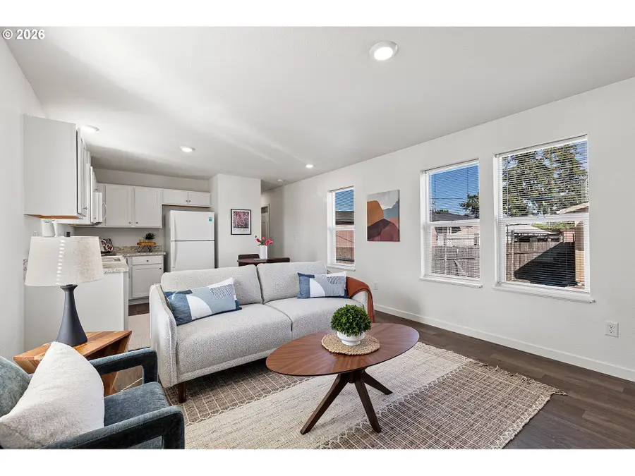 1085 W 1st Ave #J, Junction City, OR 97448 - #3