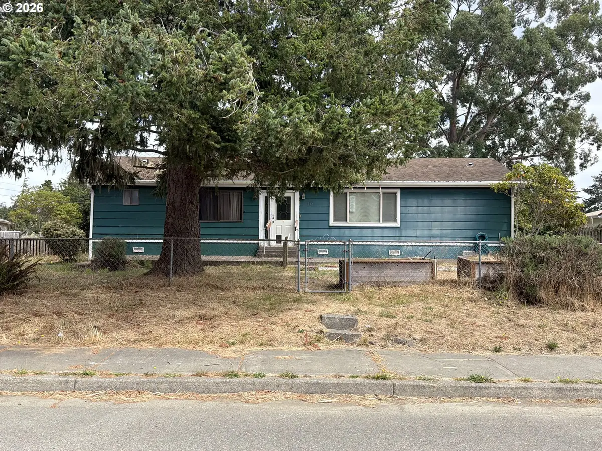 1375 Fenwick St, Coos Bay, OR 97420 - #1
