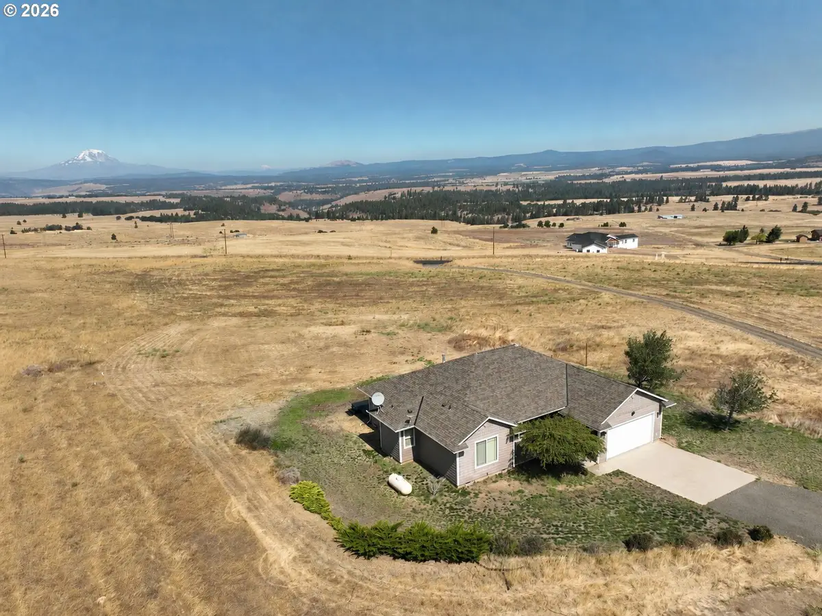 830 Horseshoe Bend Rd, Centerville, WA 98613 - #1