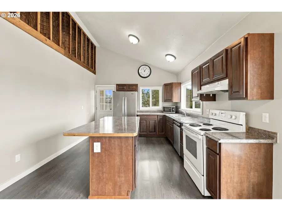 409 Columbia River Hwy, Rainier, OR 97048 - #3