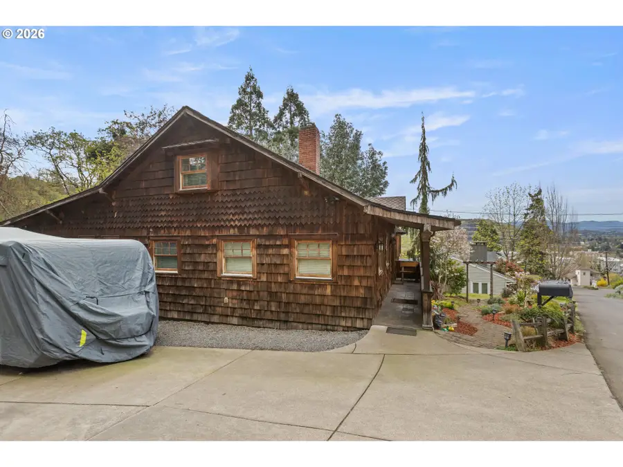 1365 SE Overlook Ave, Roseburg, OR 97470 - #3