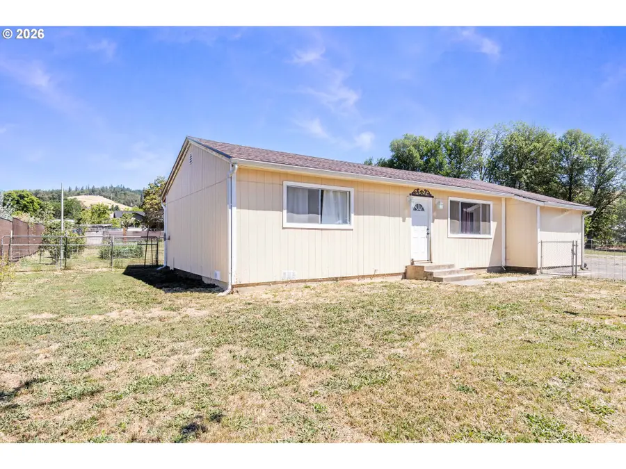 528 Buckhorn Rd, Roseburg, OR 97470 - #2