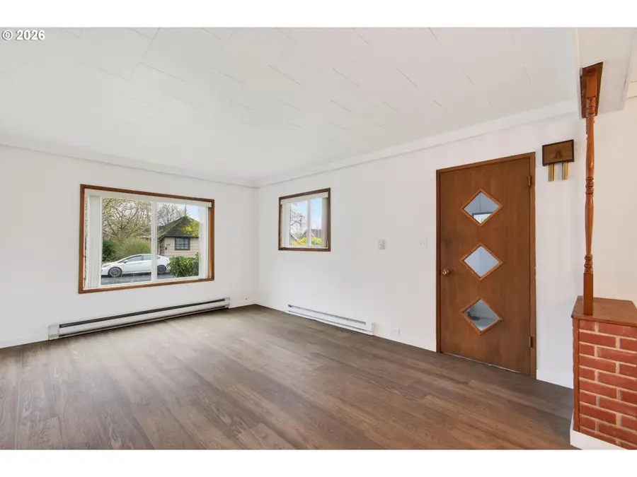 657 17th Ave, Longview, WA 98632 - #3