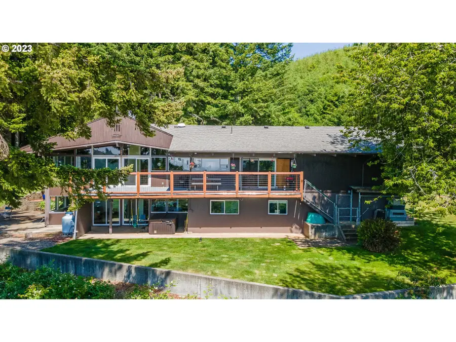 94532 Golf Course Ln, Eastside, OR 97459 - Image #2