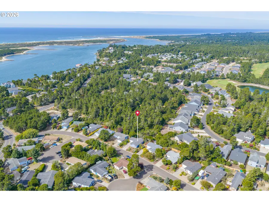 1537 N Siano Loop, Florence, OR 97439 - #3