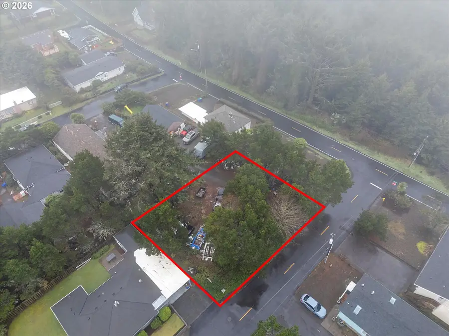 1032 SW 14th St, Lincoln City, OR 97367 - #2