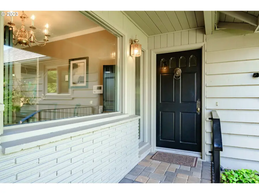 2872 Suffolk Ct, Eugene, OR 97401 - #3