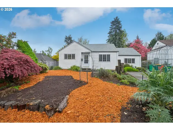 137 Cedar Ln, WoodVillage, OR 97060