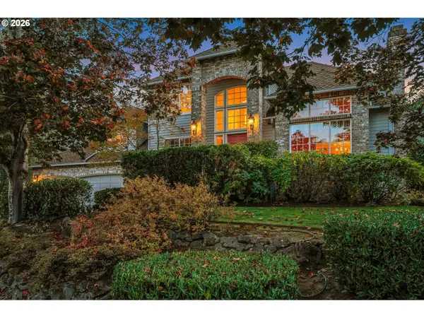 17317 Brookhurst Dr, LakeOswego, OR 97034