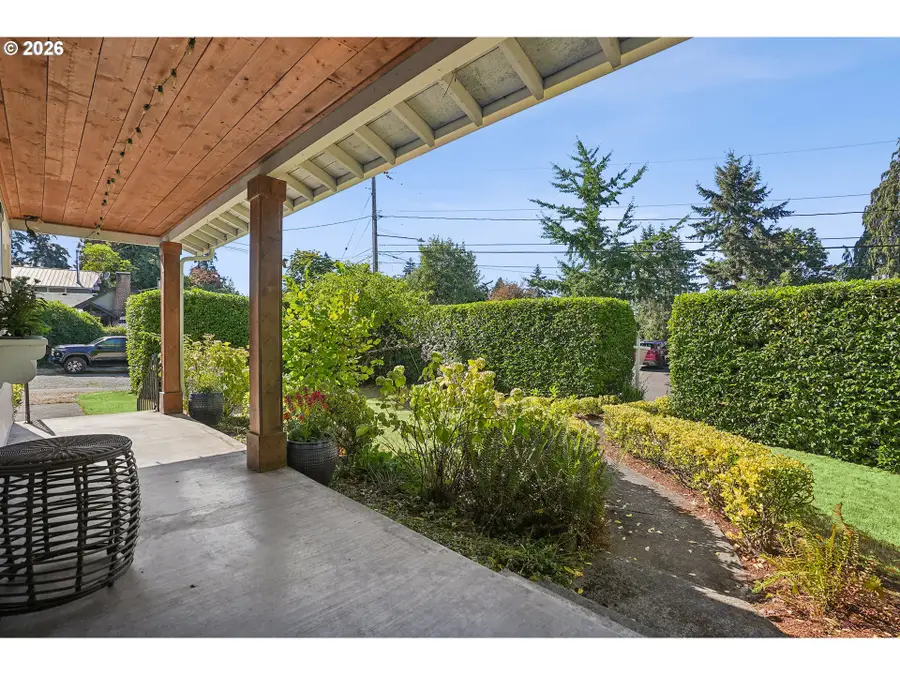 1032 Laurel St, Lake Oswego, OR 97034 - #3
