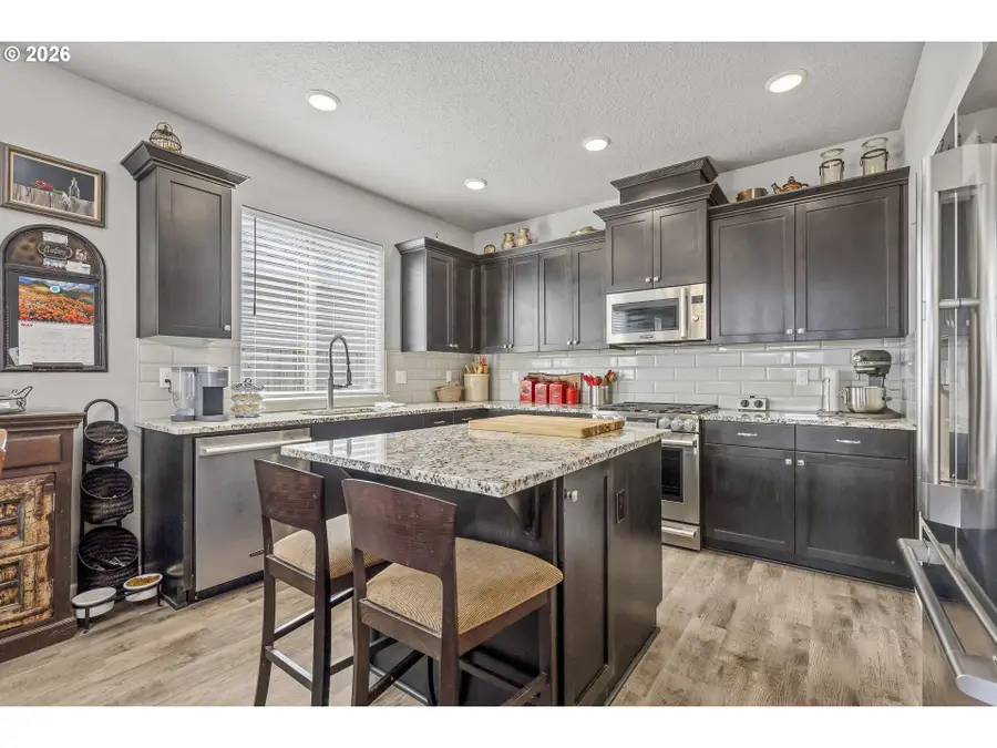 570 SE Cooper St, Dallas, OR 97338 - #3