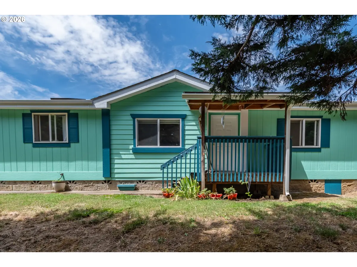 135 Light Ct, Roseburg, OR 97471 - #1
