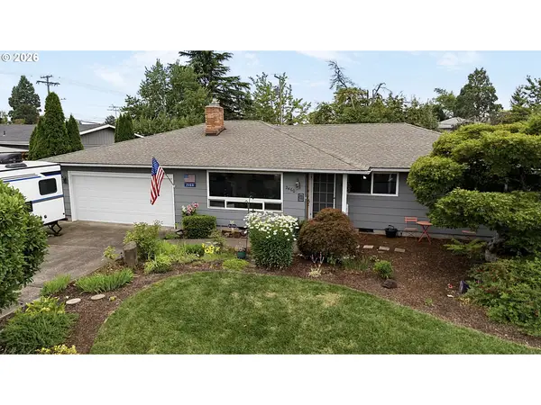 2460 Debra Dr, Springfield, OR 97477