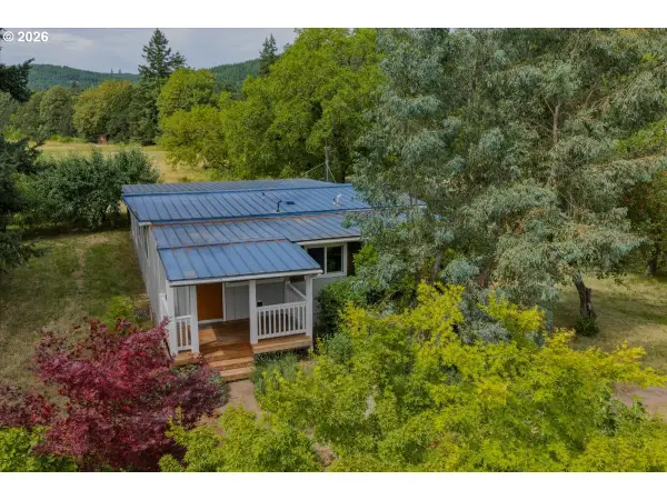 37625 Sunset Ln, Brownsville, OR 97327