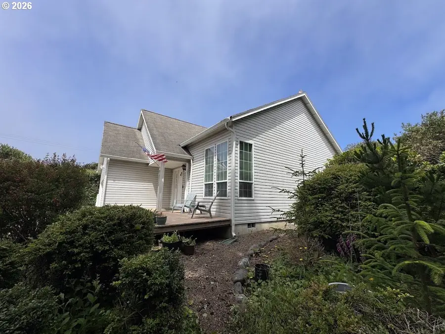 88315 2nd Ave, Florence, OR 97439 - #3