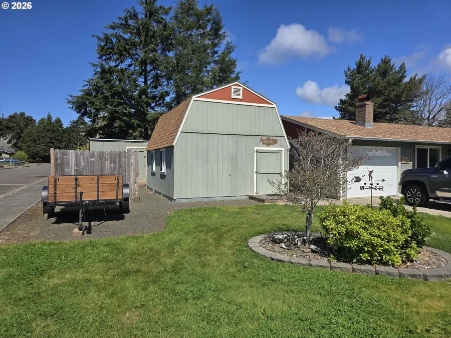 1265 34th Pl, Florence, OR 97439 - #2