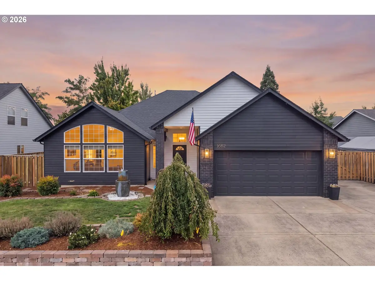 1682 SE 11th Ave, Canby, OR 97013 - #1