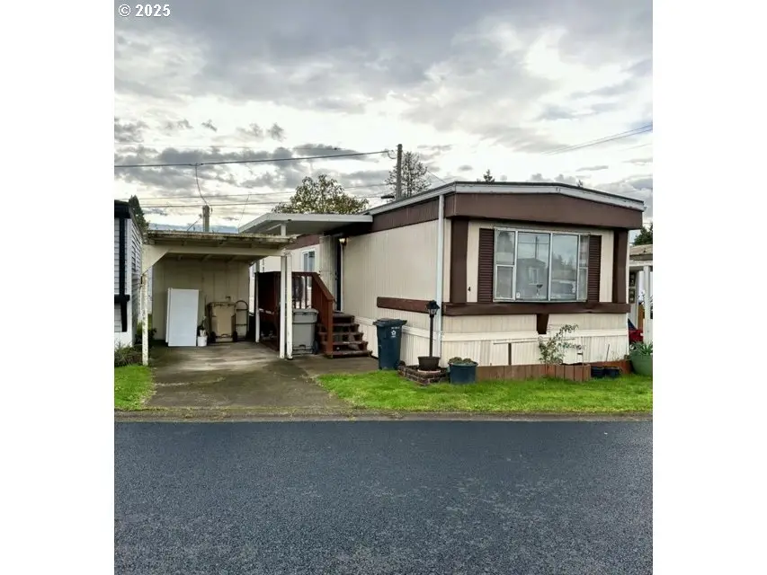 525 S 6th St #4, Harrisburg, OR 97446 - Image #1