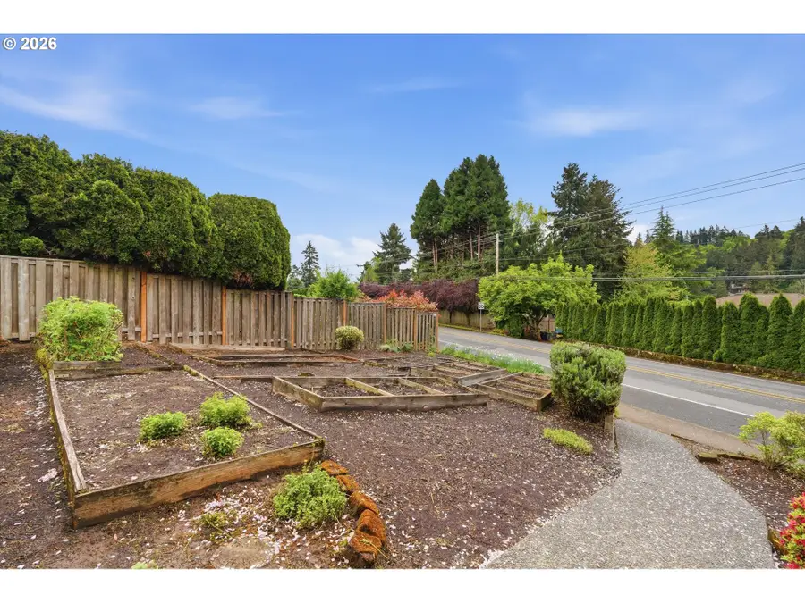 1745 Ostman Rd, West Linn, OR 97068 - #3