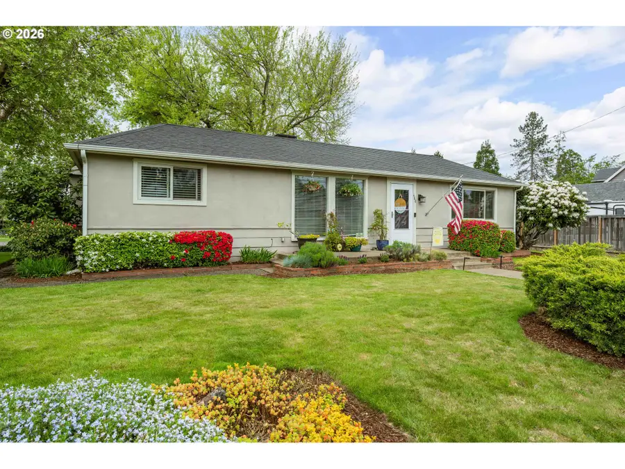 488 W Broccoli St, Roseburg, OR 97471 - #2