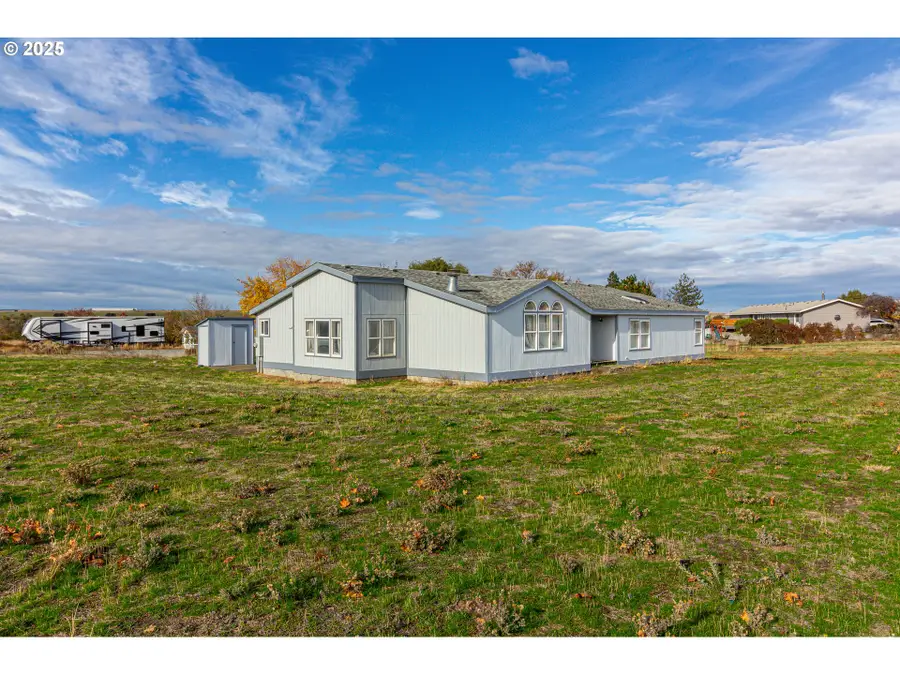 30683 Spring Ct, Hermiston, OR 97838 - Image #2