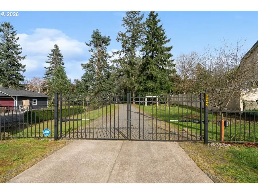 622 SE 4th Ave, Mill City, OR 97360 - #2