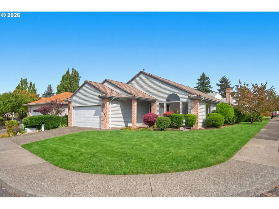 2204 NE 158th Ave, Portland, OR 97230 - #2