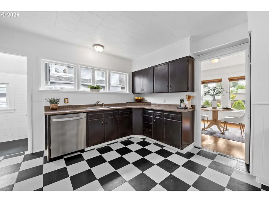 1477 7th St, Astoria, OR 97103 - #2