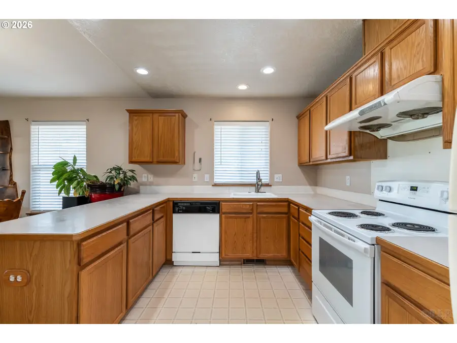 58959 Alexandra Ln, Saint Helens, OR 97051 - #2