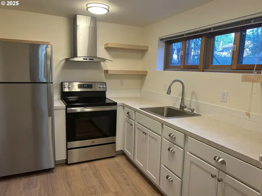 2165 NE Multnomah St, Portland, OR 97232 - Image #3