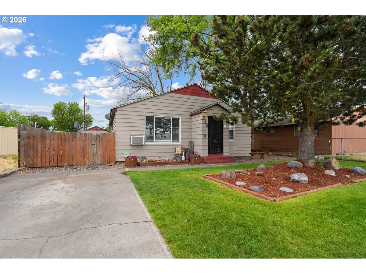 245 W Standard Ave, Hermiston, OR 97838 - #1