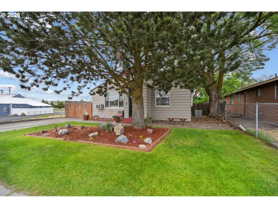 245 W Standard Ave, Hermiston, OR 97838 - #3