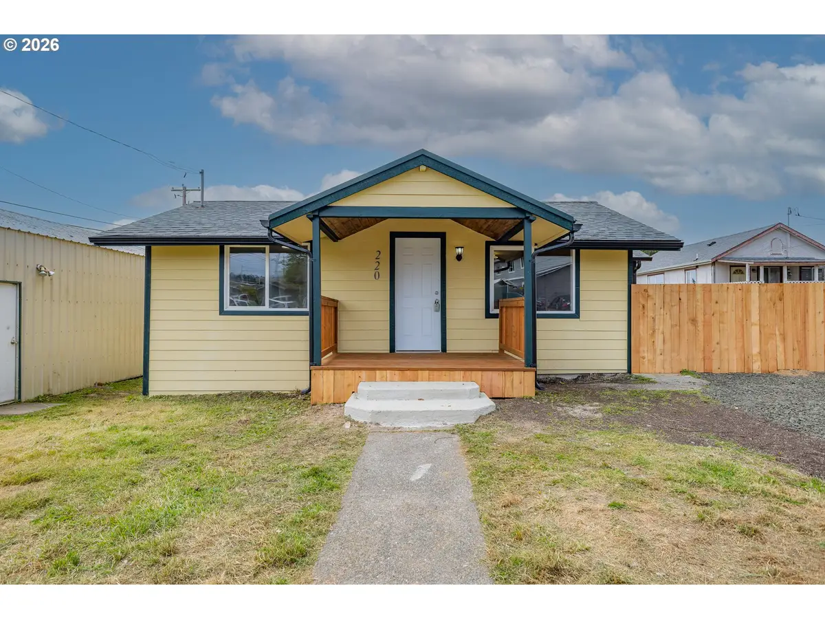 220 N Wasson St, Coos Bay, OR 97420 - #1
