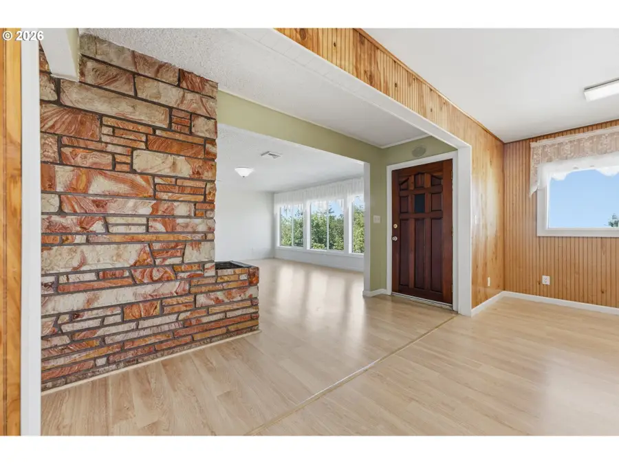 63654 Ahill Rd, Bunker Hill, OR 97420 - #2