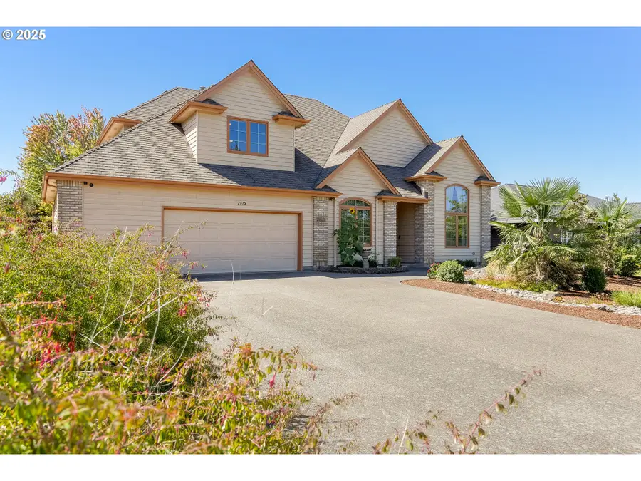 2815 Hazelnut Dr, Woodburn, OR 97071 - Image #2