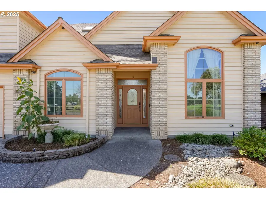 2815 Hazelnut Dr, Woodburn, OR 97071 - Image #3