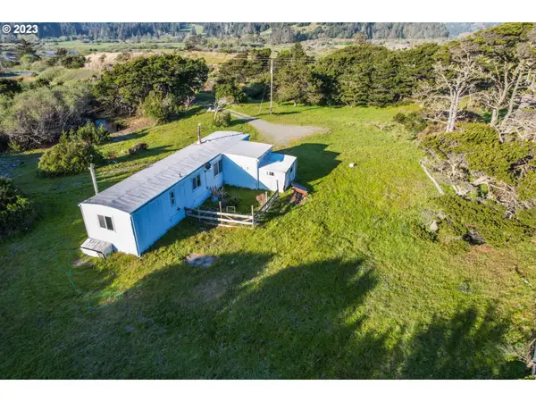 24298 Carpenterville Rd, GoldBeach, OR 97444