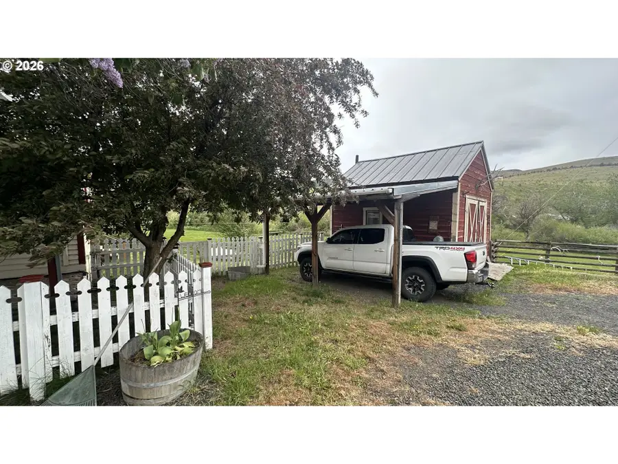 118 SE Moody Ave, Condon, OR 97823 - #3