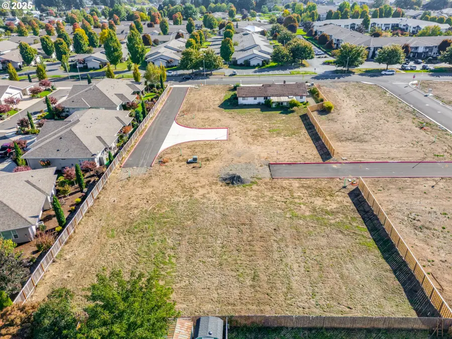 448 SW 15th Ave #14, Canby, OR 97013 - #2