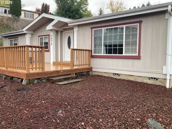 2978 NE Privado Ct, Roseburg, OR 97470